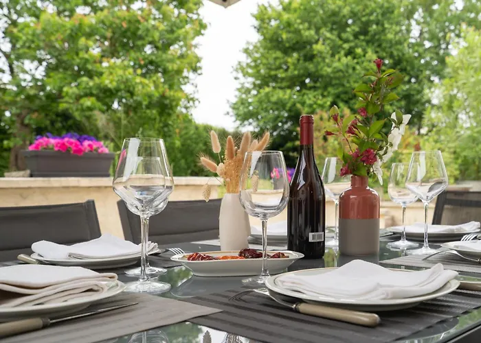 Le Pavillon Flace * Souligne-Flace