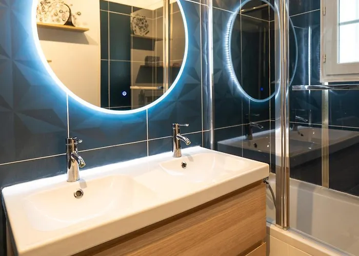 Le Pavillon Flace * Souligne-Flace